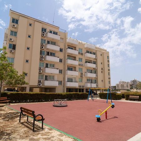 Blu Mackenzie 1 Bdr Flat With Pool Daire Larnaca Dış mekan fotoğraf