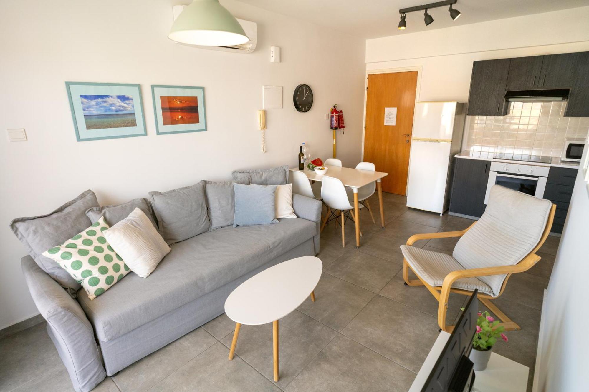 Blu Mackenzie 1 Bdr Flat With Pool Daire Larnaca Dış mekan fotoğraf